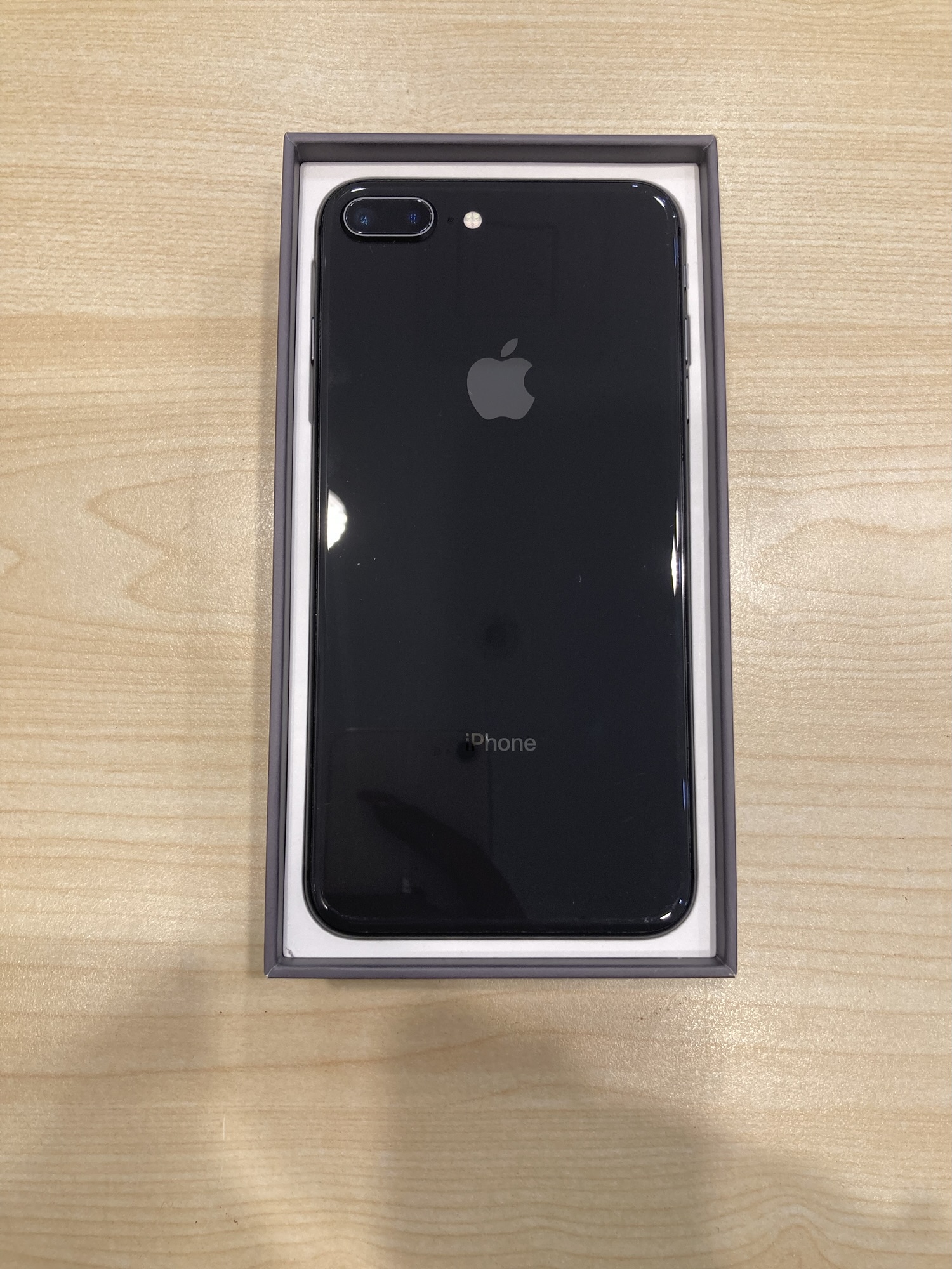 【中古端末販売】iPhone 8Plus / 64GB / 税込 16,500円